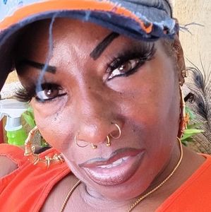 Meet your Posher, Yolanda